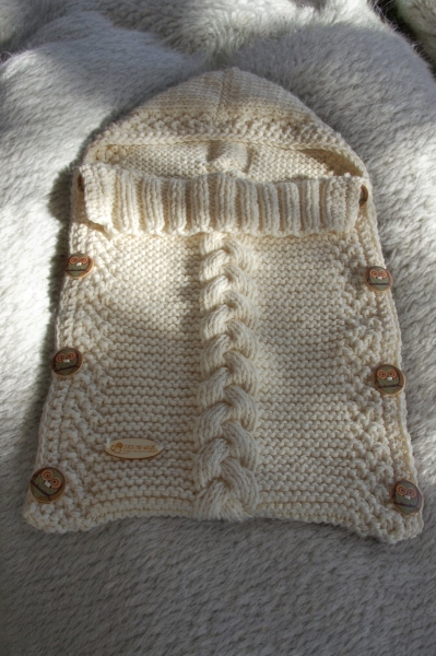 Bio-Babyfußsack dick, handgestrickt aus Bio-Merinowolle, GOTS-zertifiziert, mulesing-frei
